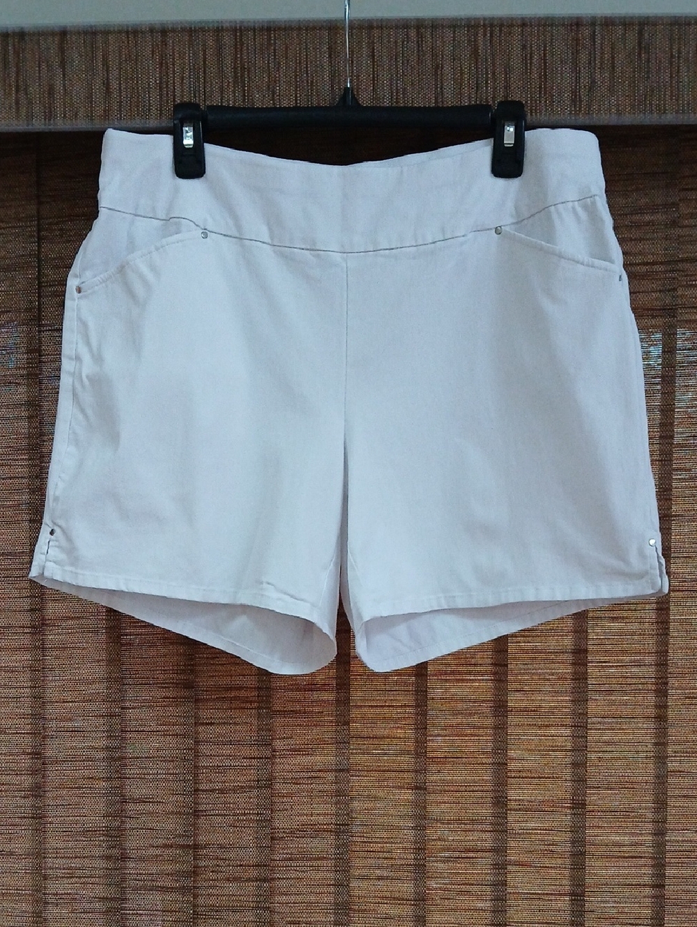 INC International Concepts White Stretch Casual Shorts